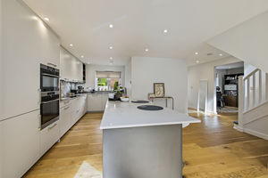 Kitchen- click for photo gallery